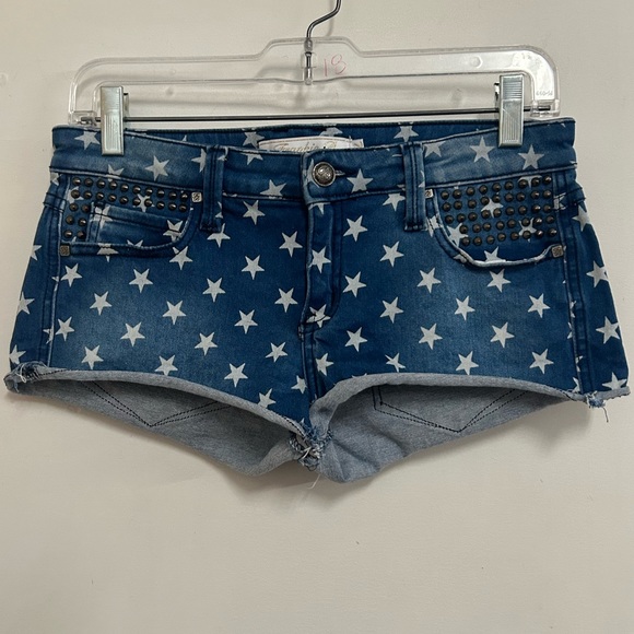 Star Spangled Short in Blue Star
Frankie B. Jeans - Picture 2 of 9